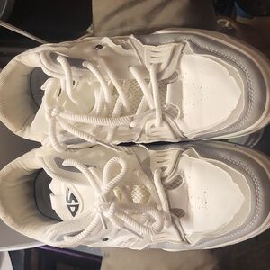 White DS Kicks